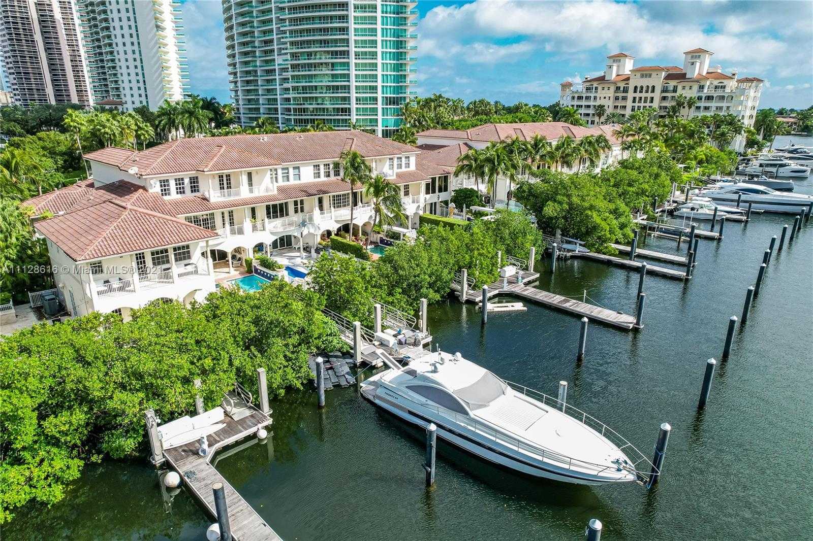 Small Image of 3740 NE 199th Terrace, Aventura, FL 33180, USA Number 8