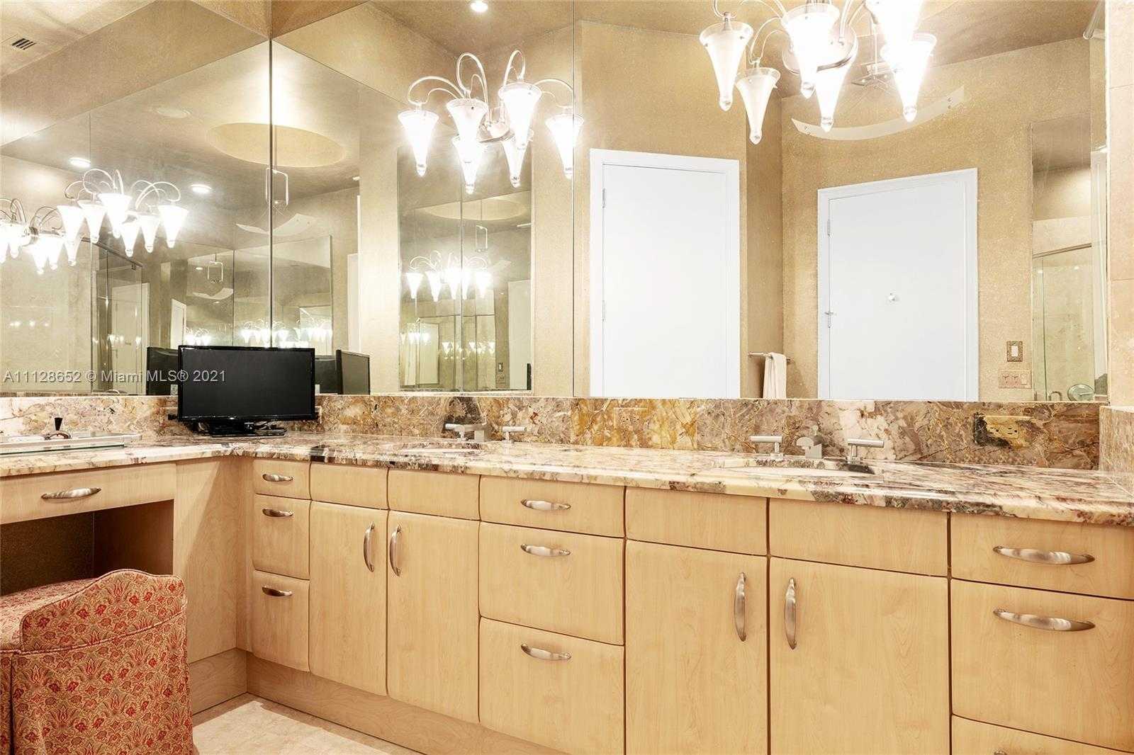 Small Image of 2301 Collins Ave, Miami Beach, FL 33139, USA Number 13