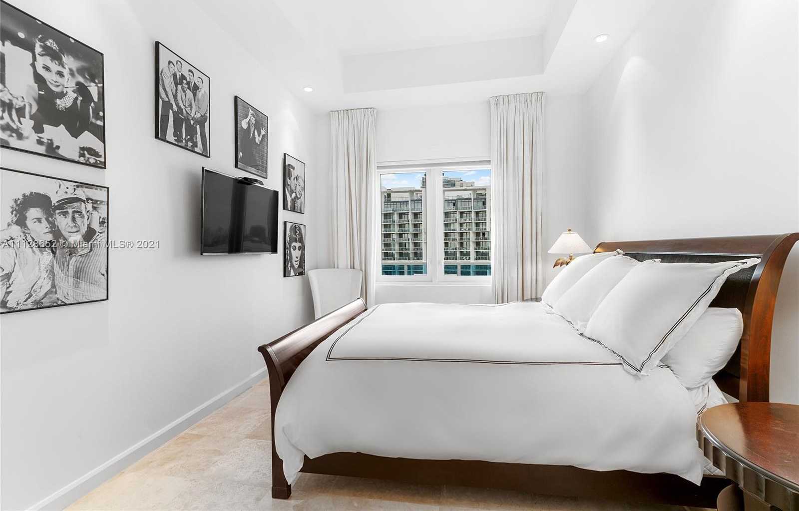 Small Image of 2301 Collins Ave, Miami Beach, FL 33139, USA Number 18