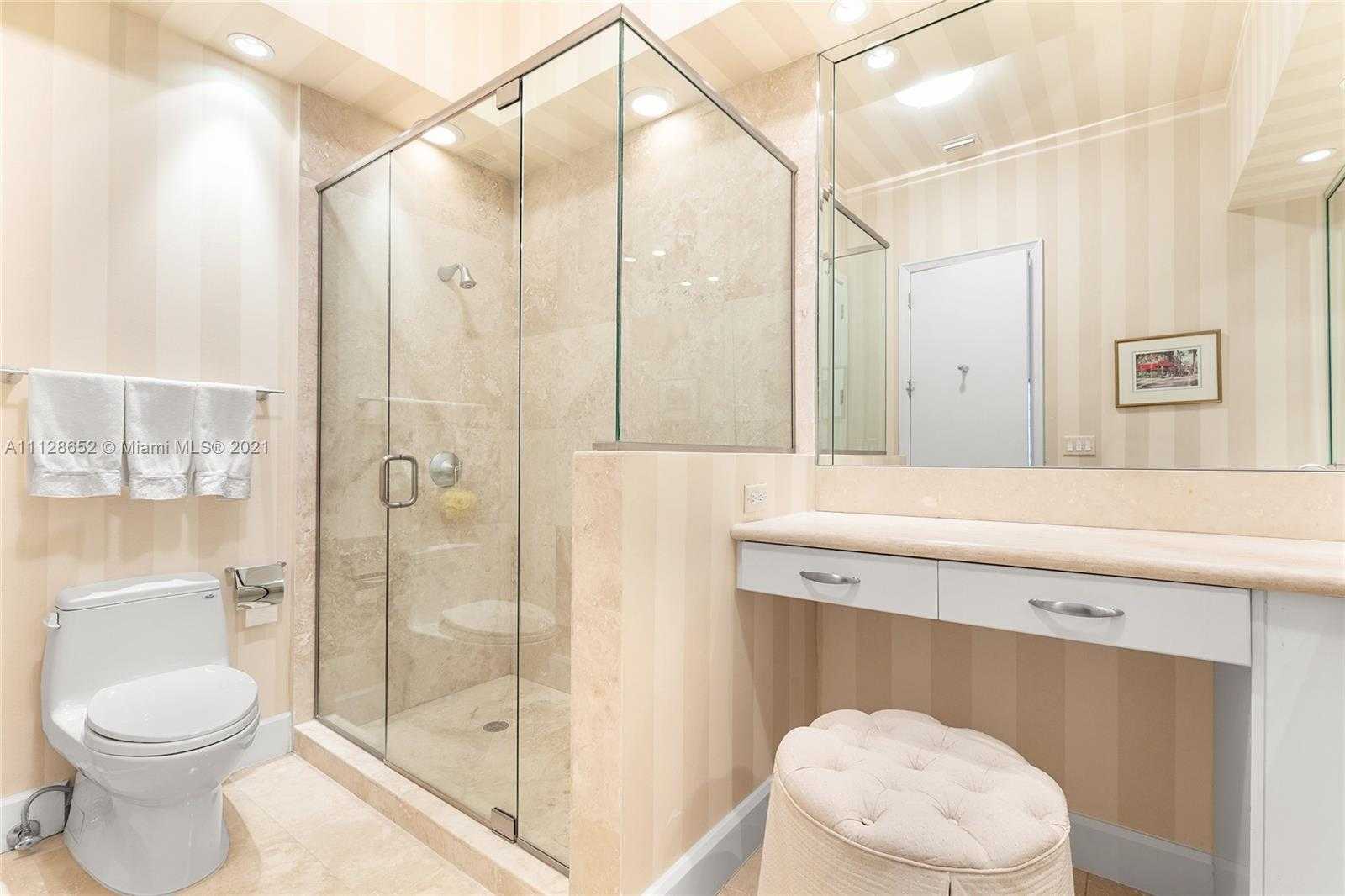 Small Image of 2301 Collins Ave, Miami Beach, FL 33139, USA Number 21