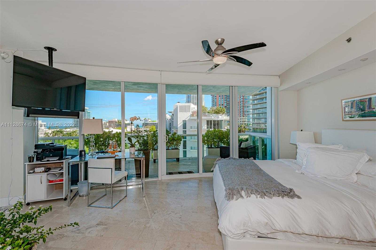 Small Image of 1000 South Pointe Dr, Miami Beach, FL 33139, USA Number 12