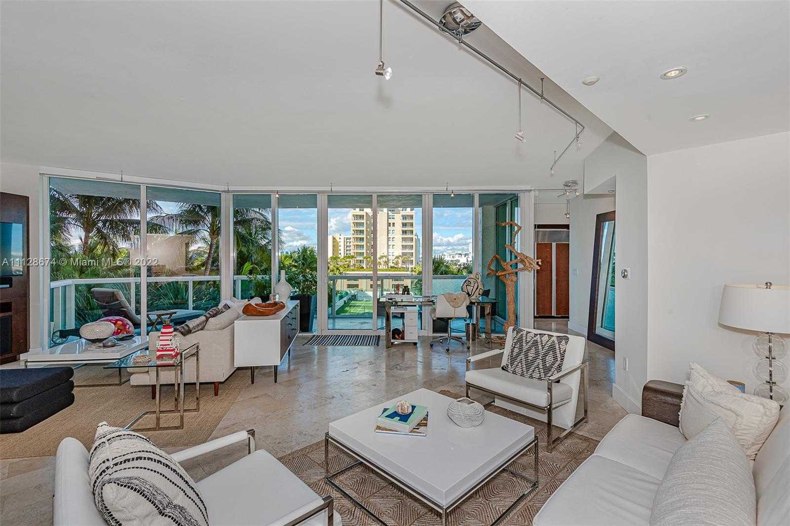 Small Image of 1000 South Pointe Dr, Miami Beach, FL 33139, USA Number 2