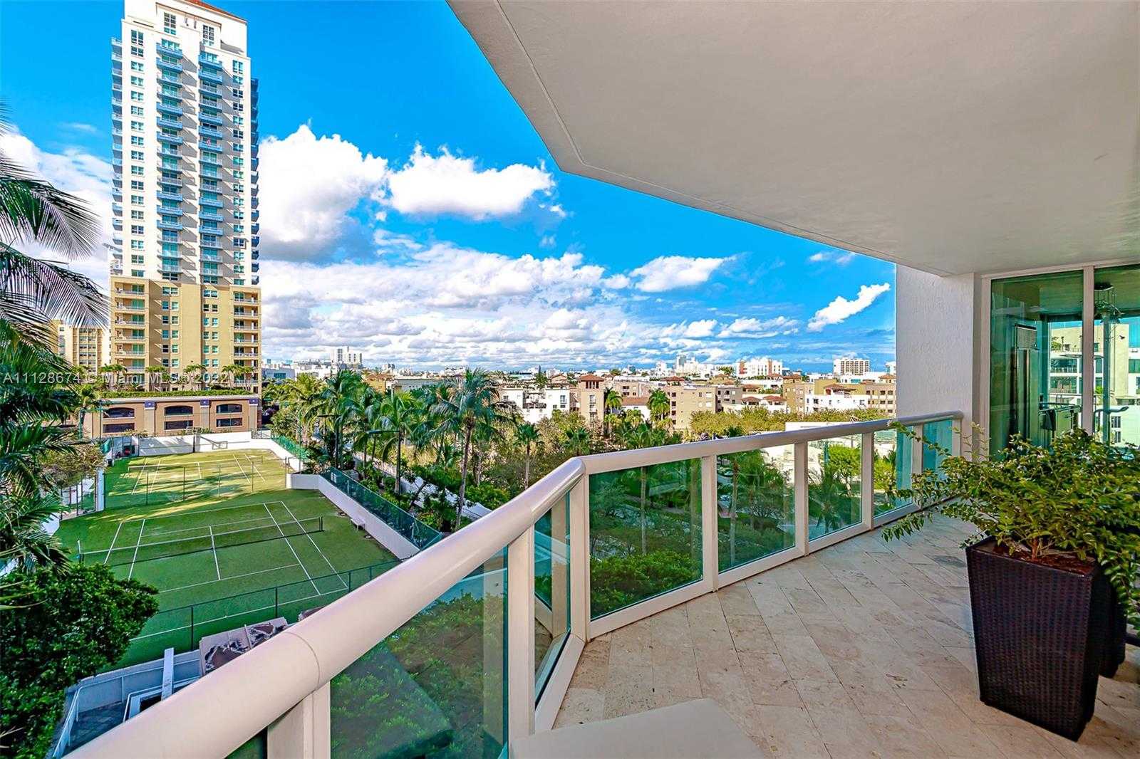 Small Image of 1000 South Pointe Dr, Miami Beach, FL 33139, USA Number 21
