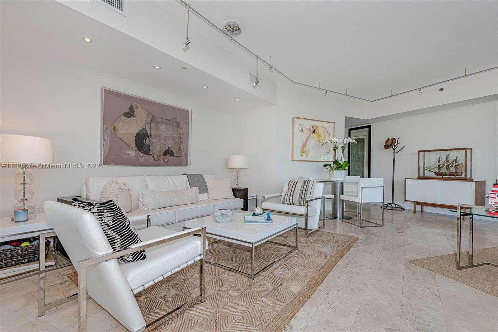 Small Image of 1000 South Pointe Dr, Miami Beach, FL 33139, USA Number 6