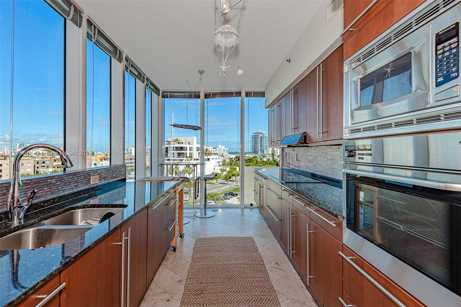 Small Image of 1000 South Pointe Dr, Miami Beach, FL 33139, USA Number 8