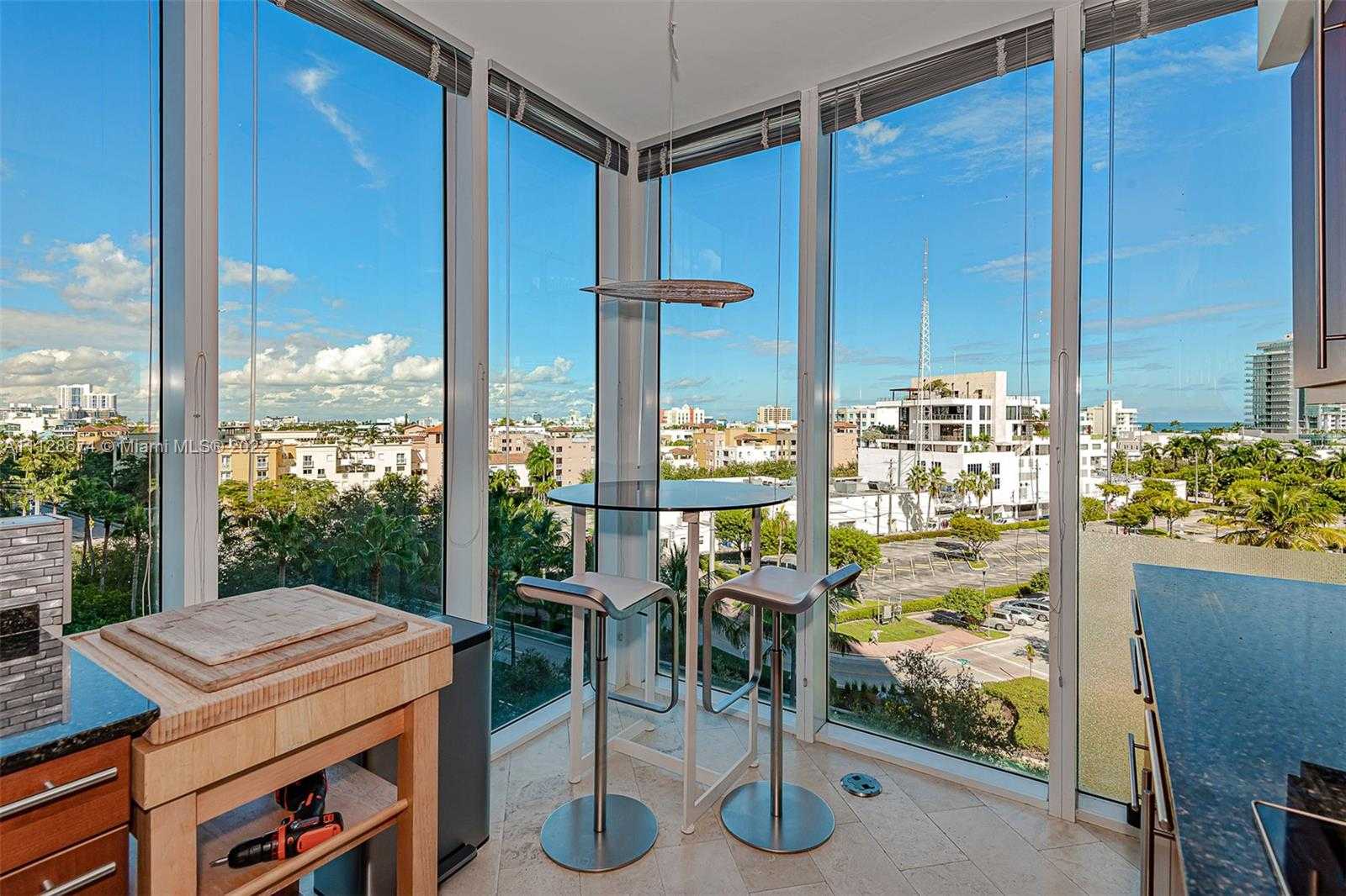Small Image of 1000 South Pointe Dr, Miami Beach, FL 33139, USA Number 9
