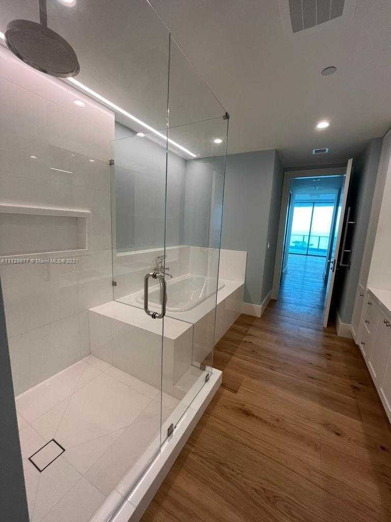 Small Image of 2627 S Bayshore Dr, Coconut Grove, FL 33133, USA Number 11