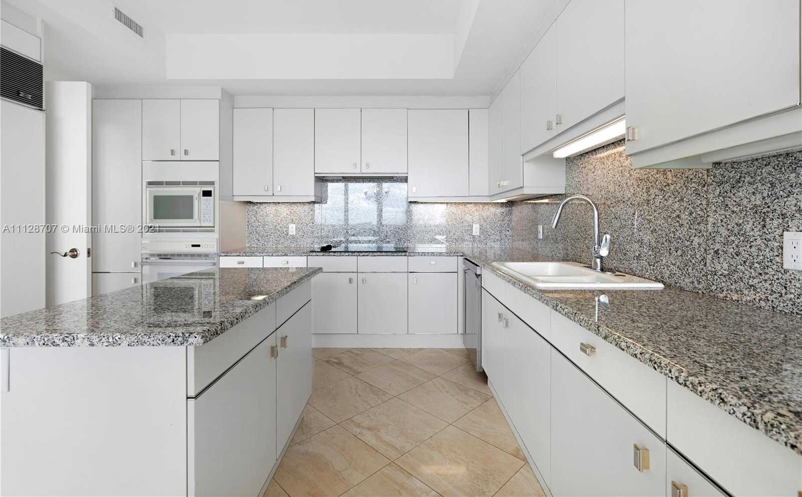 Small Image of 10101 Collins Ave, Bal Harbour, FL 33154, USA Number 13