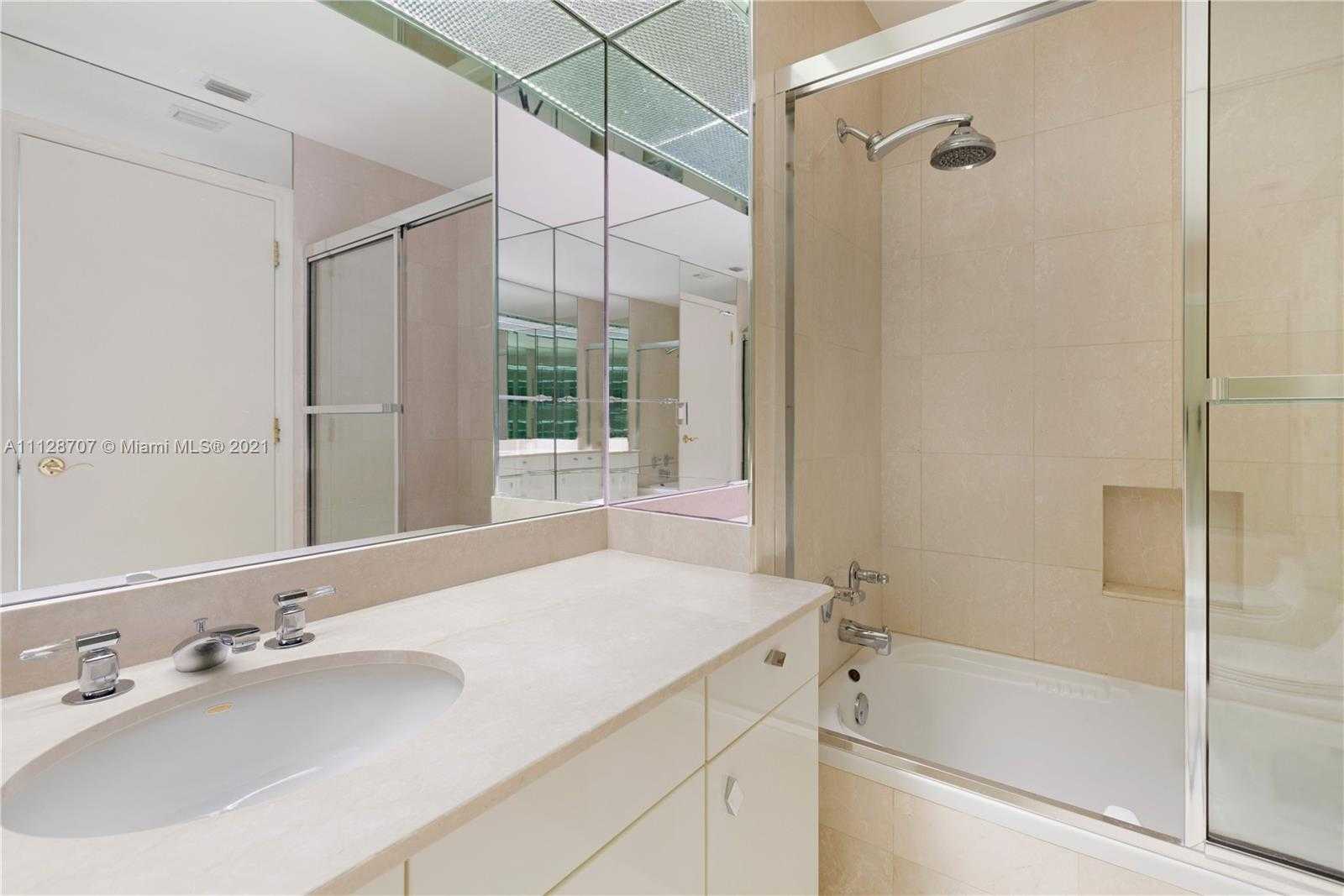 Small Image of 10101 Collins Ave, Bal Harbour, FL 33154, USA Number 23