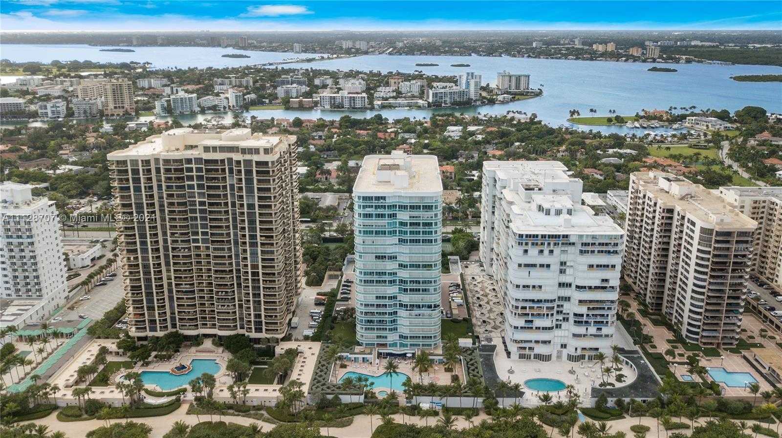 Small Image of 10101 Collins Ave, Bal Harbour, FL 33154, USA Number 3
