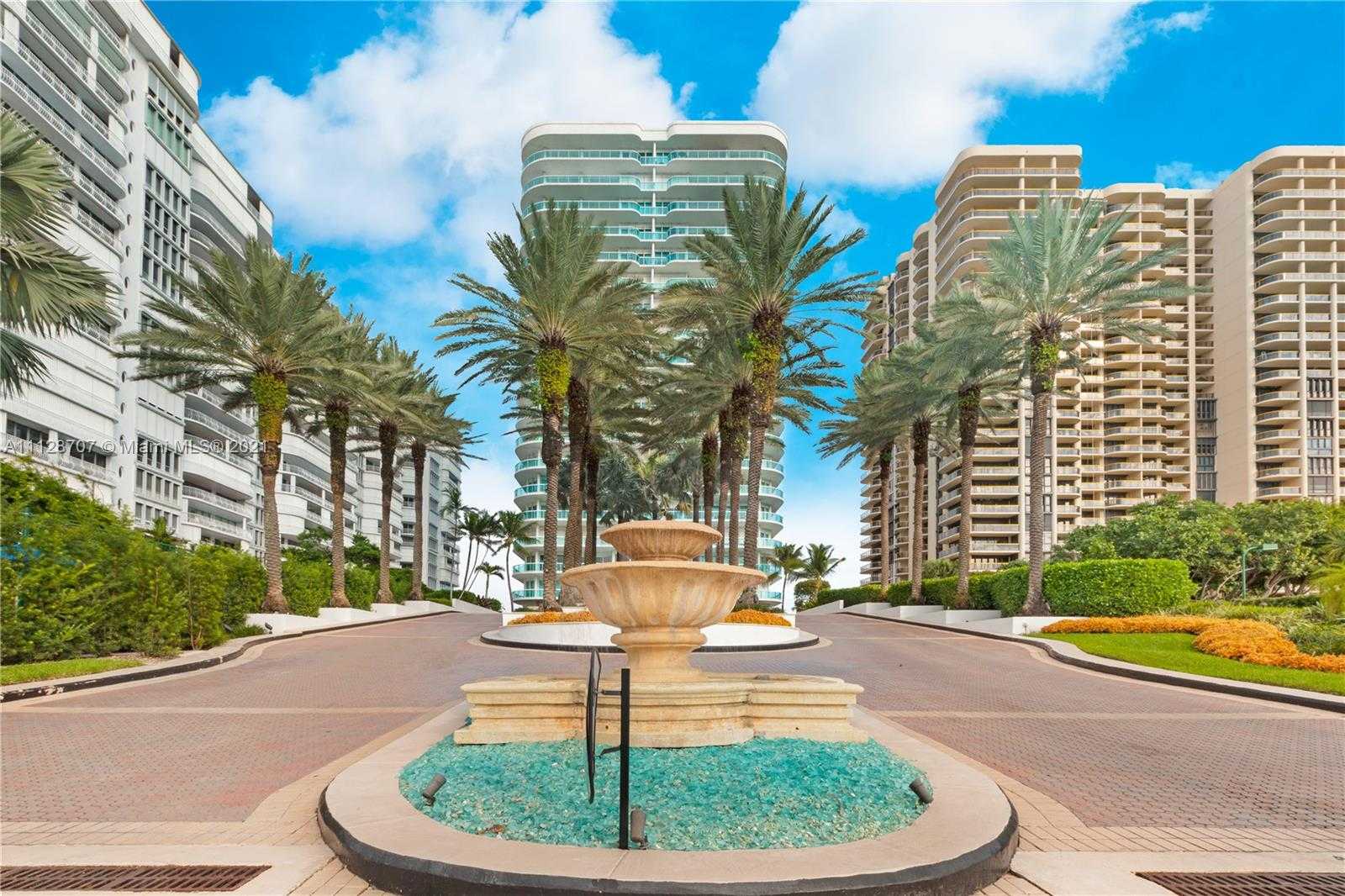 Small Image of 10101 Collins Ave, Bal Harbour, FL 33154, USA Number 4