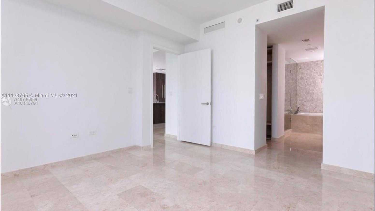 Small Image of 68 SE 6th St, Miami, FL 33131, USA Number 11