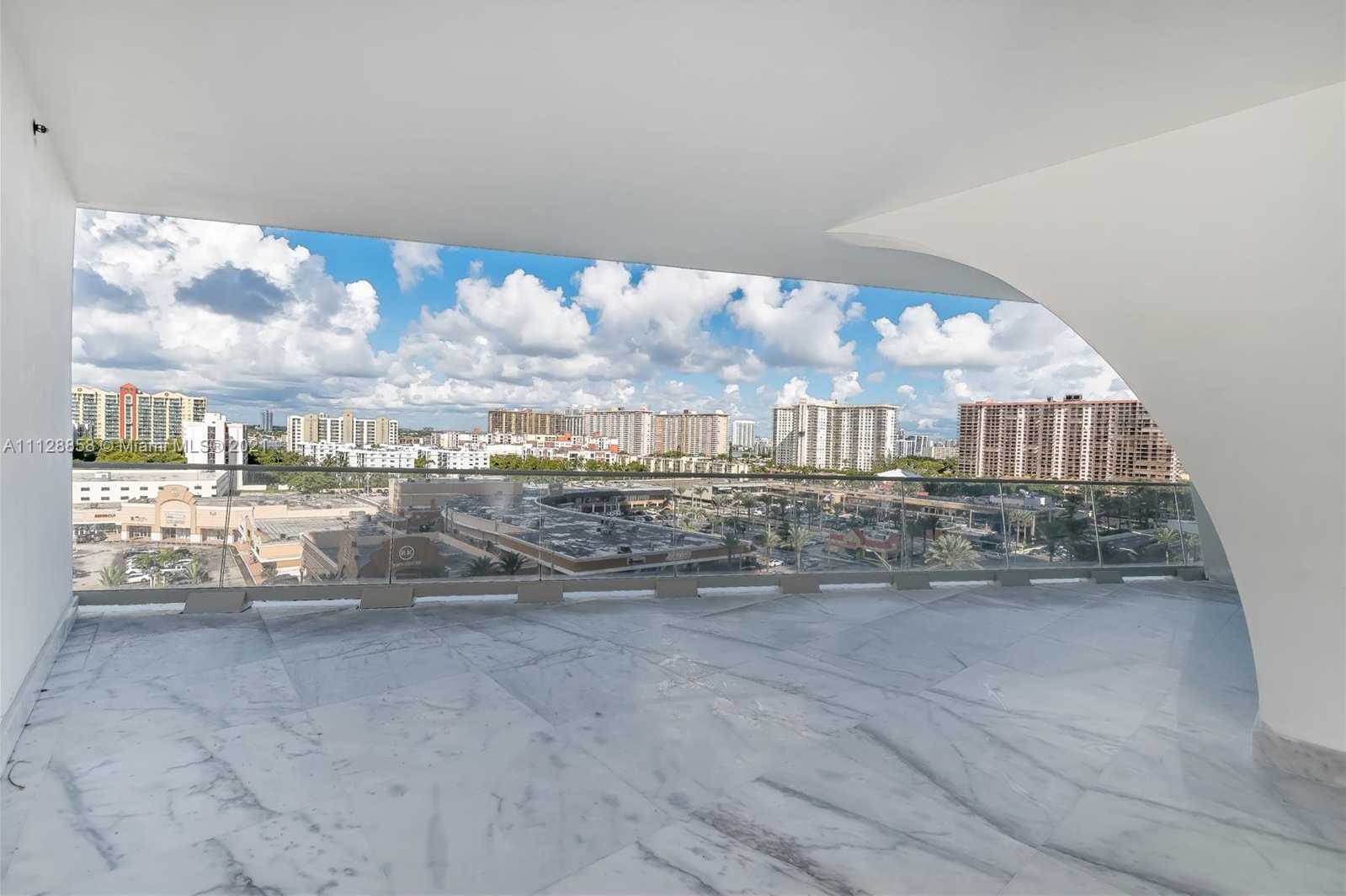 Small Image of 16901 Collins Ave, Sunny Isles Beach, FL 33160, USA Number 10