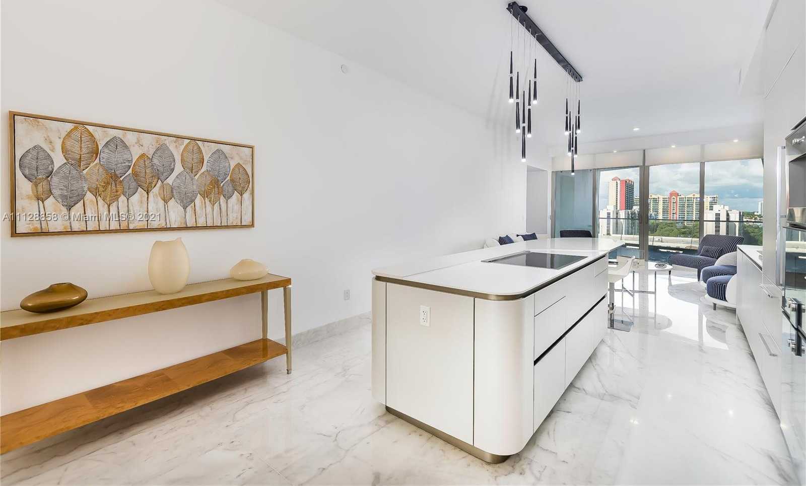 Small Image of 16901 Collins Ave, Sunny Isles Beach, FL 33160, USA Number 16