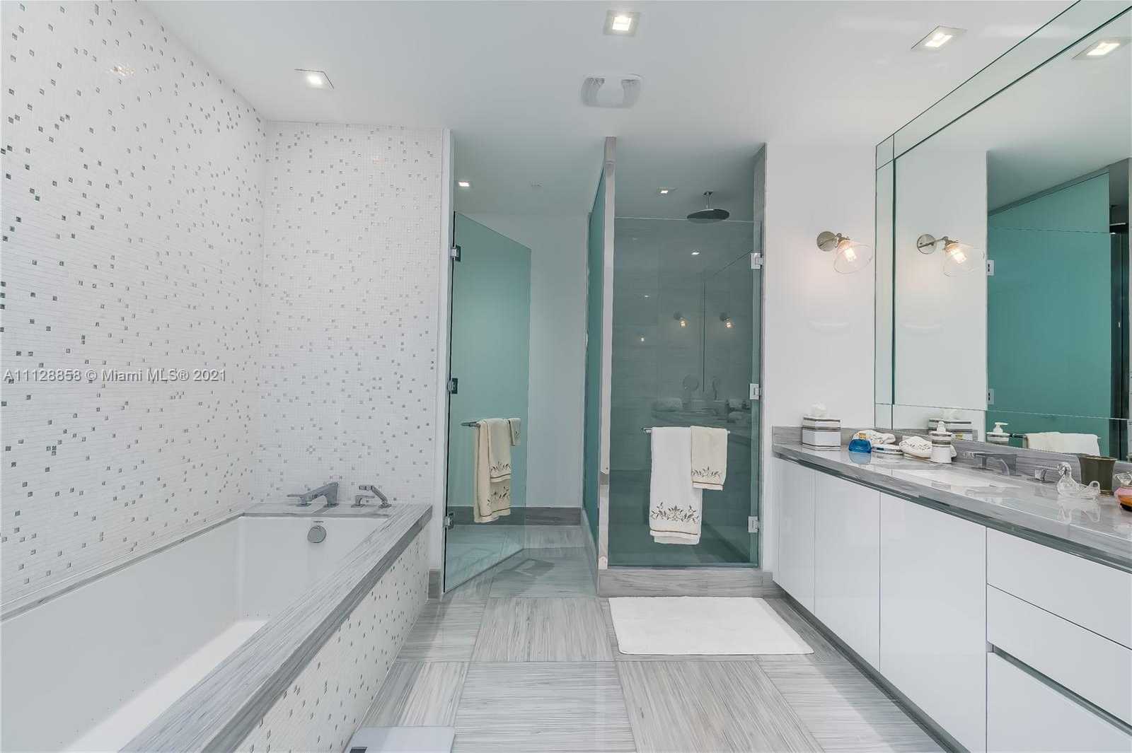 Small Image of 16901 Collins Ave, Sunny Isles Beach, FL 33160, USA Number 26