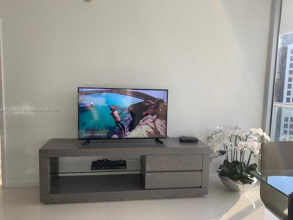Small Image of 485 Brickell Ave, Miami, FL 33131, USA Number 4