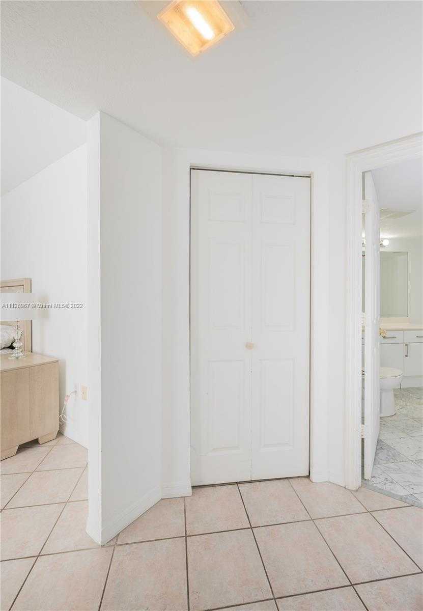 Small Image of 17275 Collins Ave, Sunny Isles Beach, FL 33160, USA Number 13
