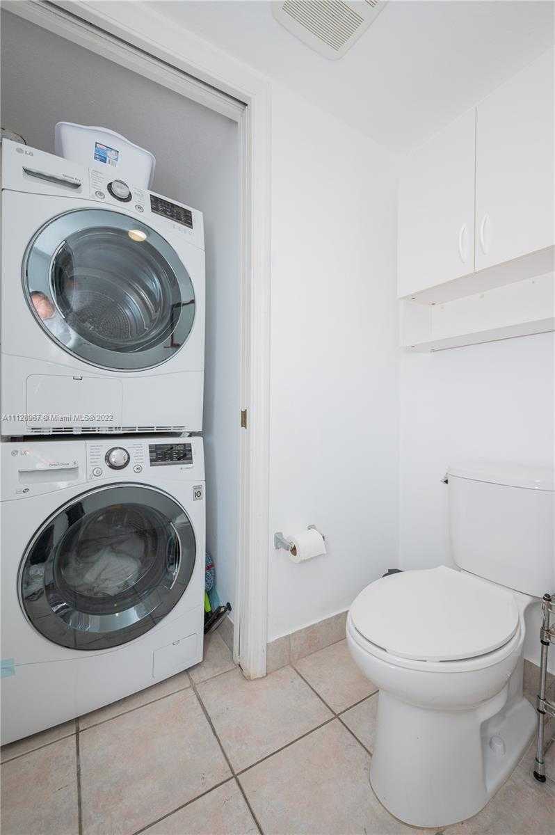 Small Image of 17275 Collins Ave, Sunny Isles Beach, FL 33160, USA Number 15
