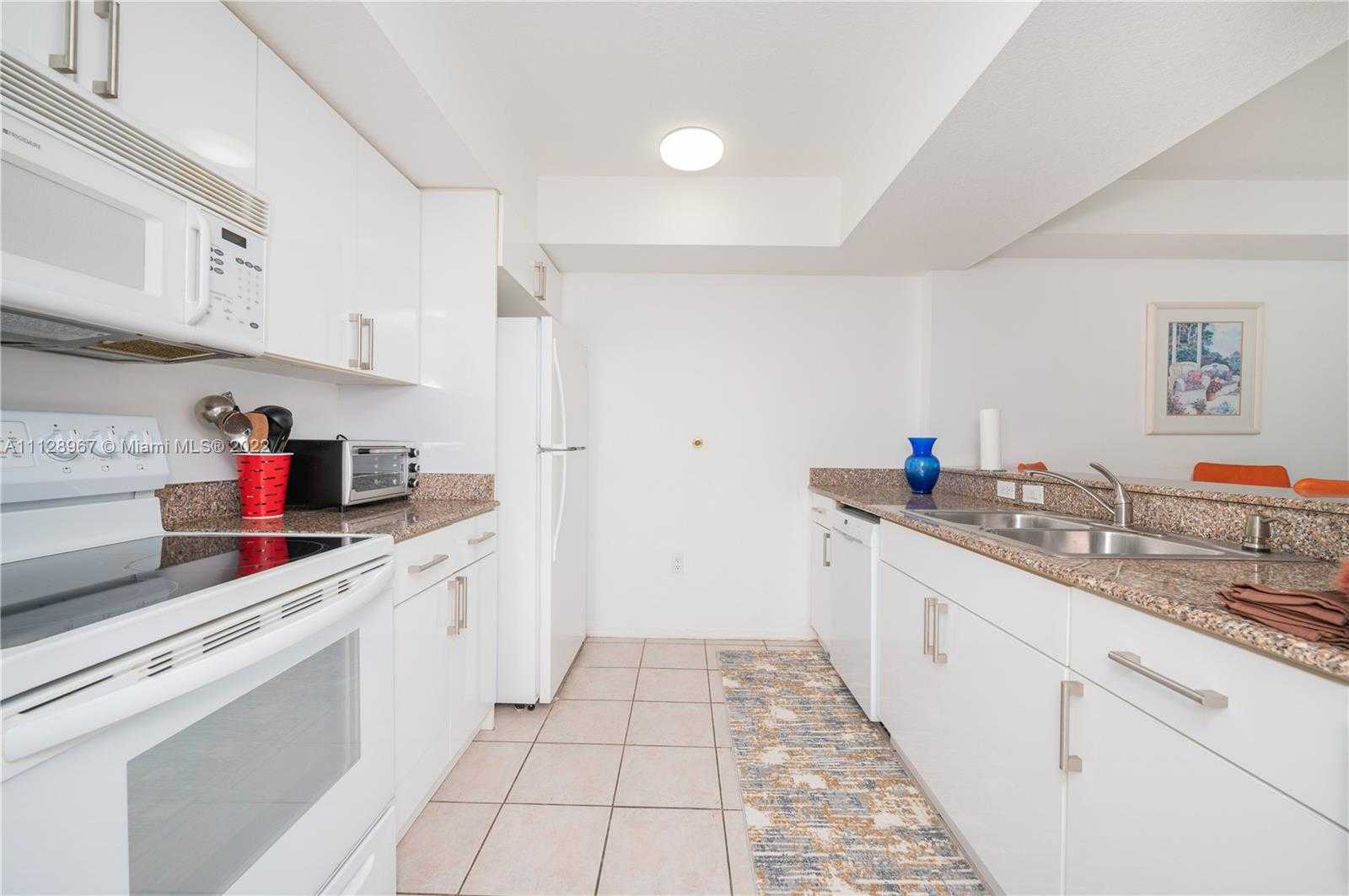 Small Image of 17275 Collins Ave, Sunny Isles Beach, FL 33160, USA Number 8