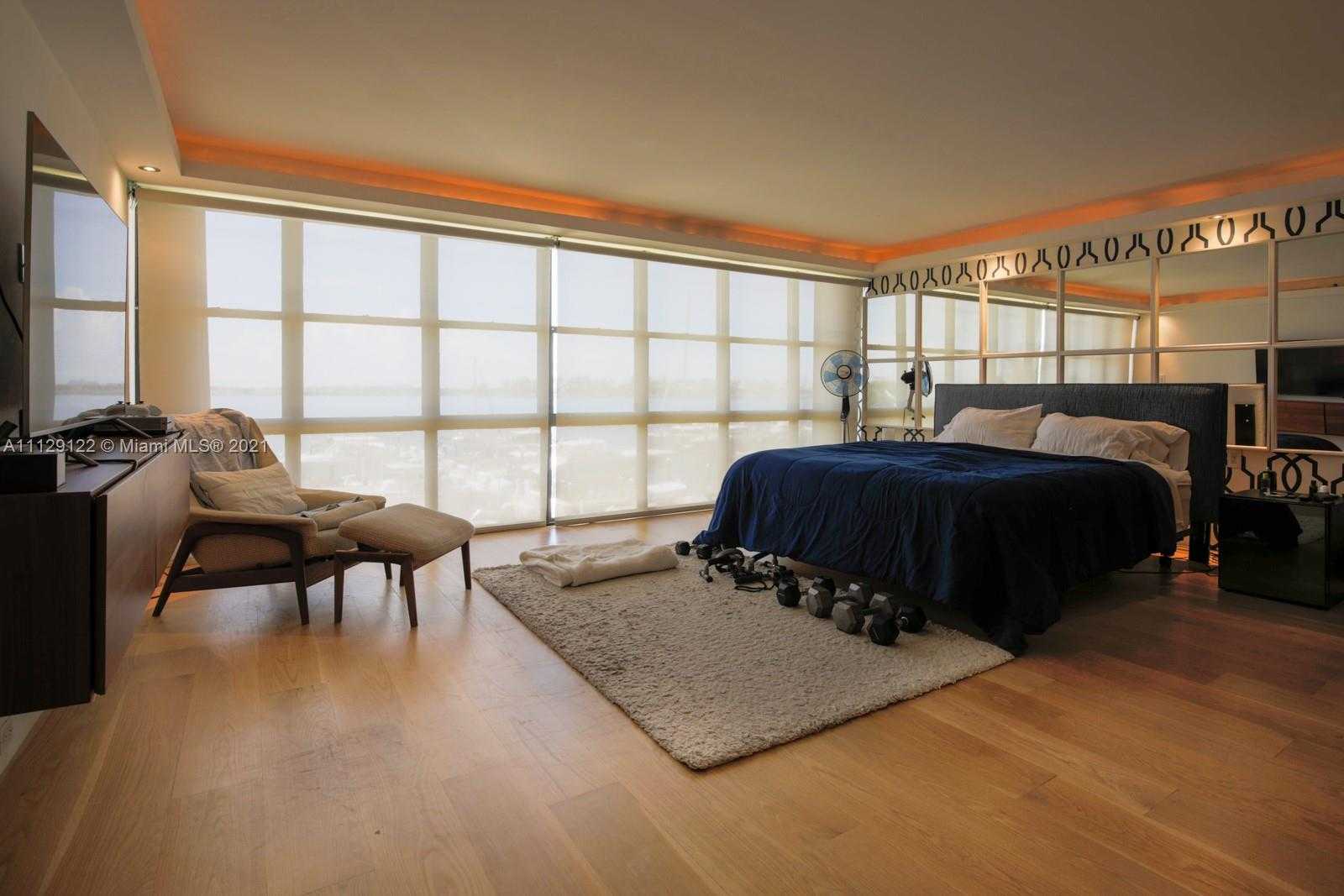 Small Image of 1865 Brickell Ave, Miami, FL 33129, USA Number 16