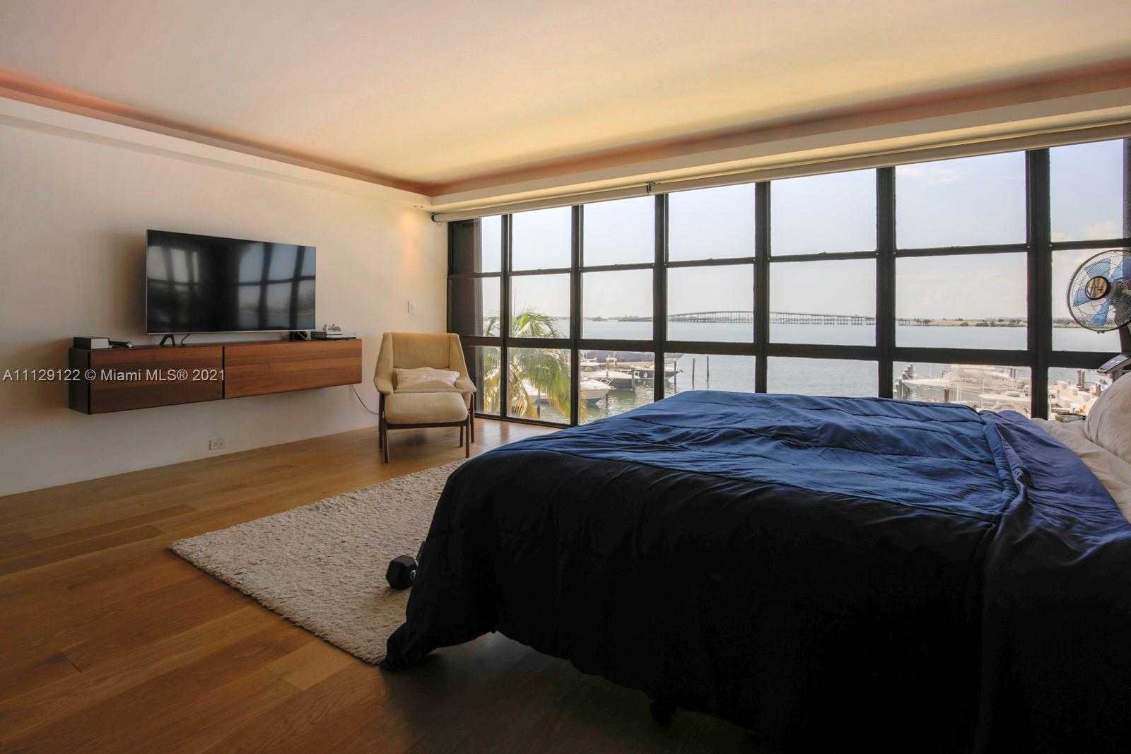 Small Image of 1865 Brickell Ave, Miami, FL 33129, USA Number 18