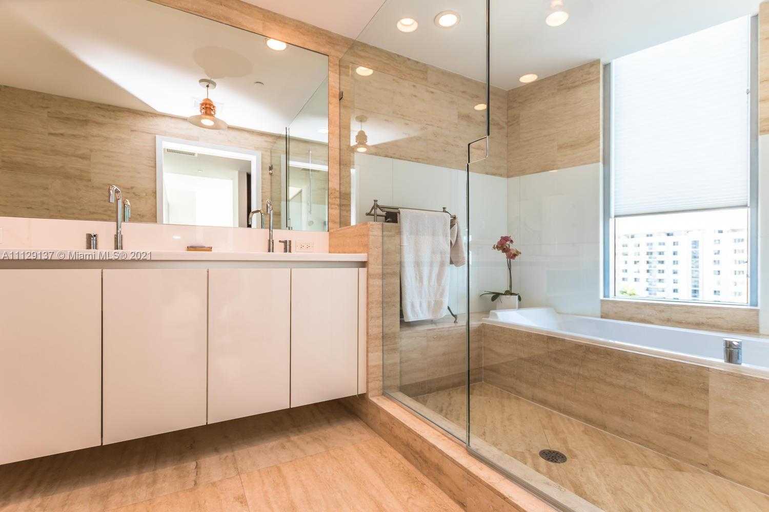 Small Image of 1445 16th St, Miami Beach, FL 33139, USA Number 26