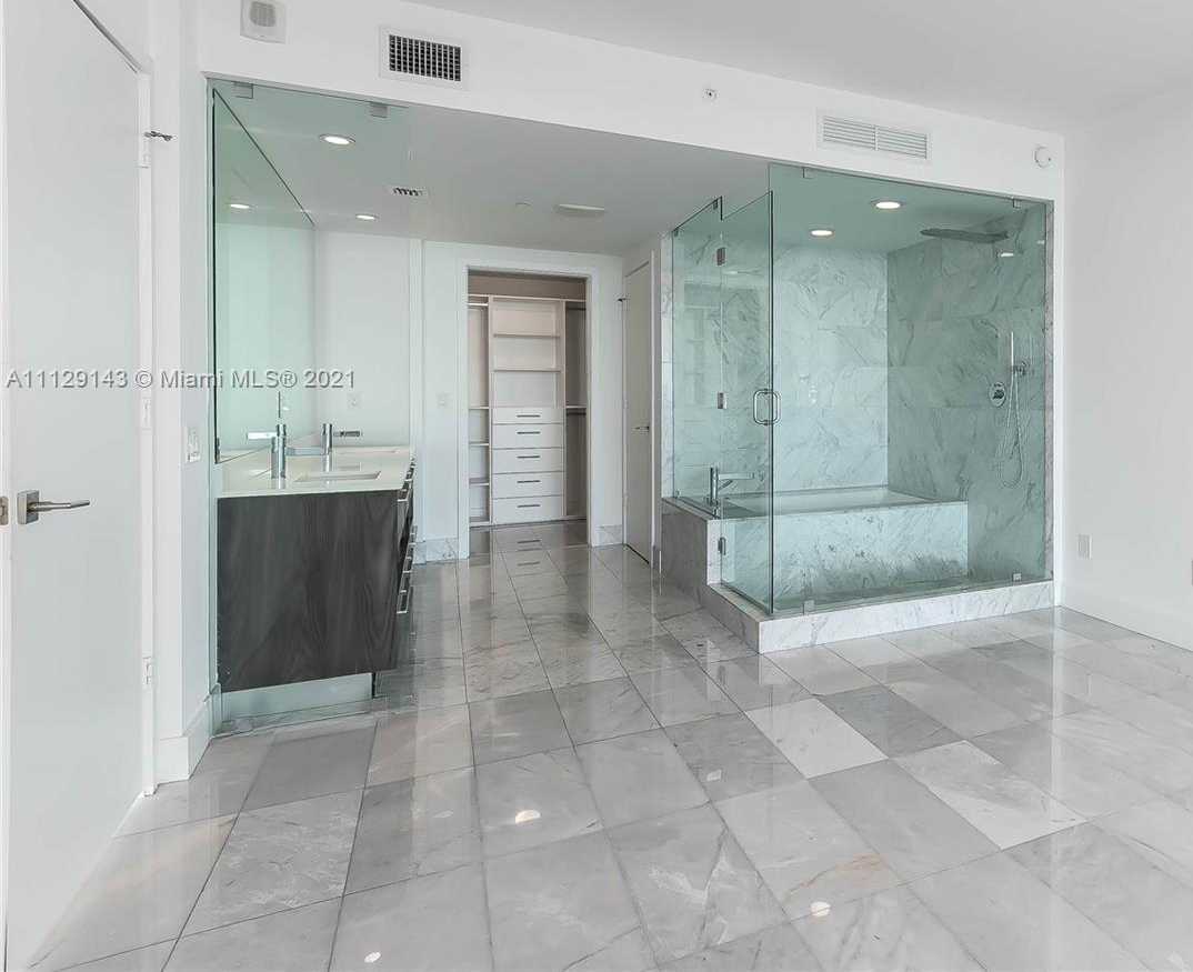 Small Image of 3131 NE 7th Ave, Miami, FL 33137, USA Number 7