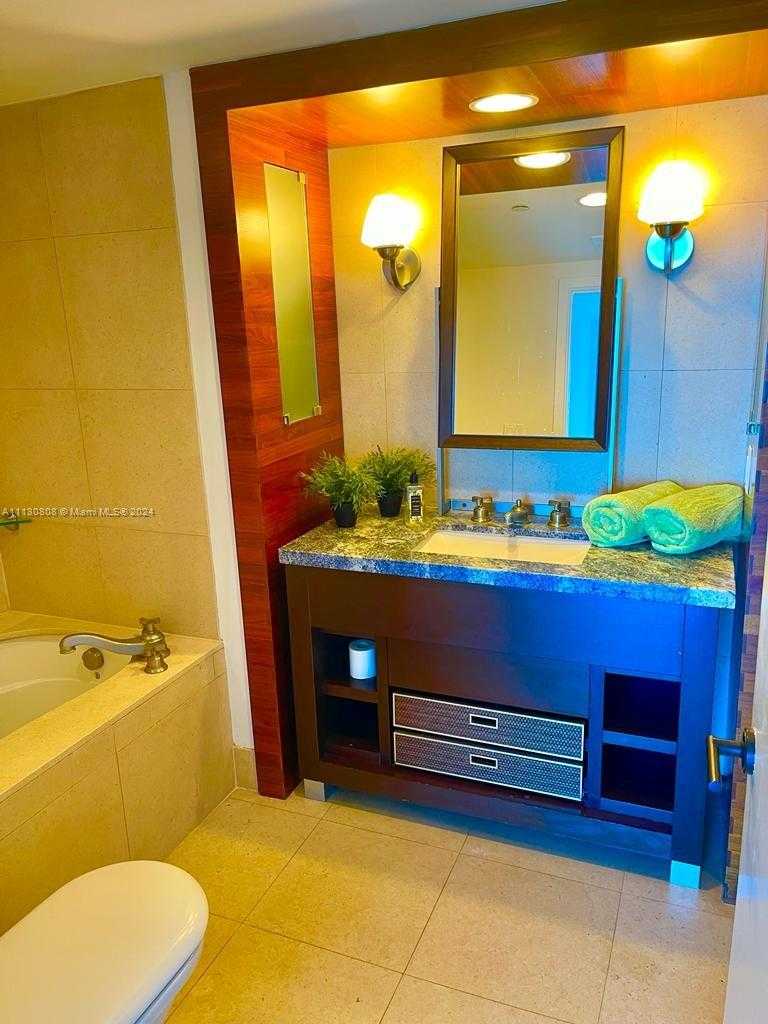Small Image of 6801 Collins Ave, Miami Beach, FL 33141, USA Number 44