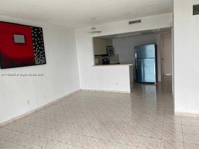 Small Image of 5401 COLLINS AVE #833, Miami Beach Number 13
