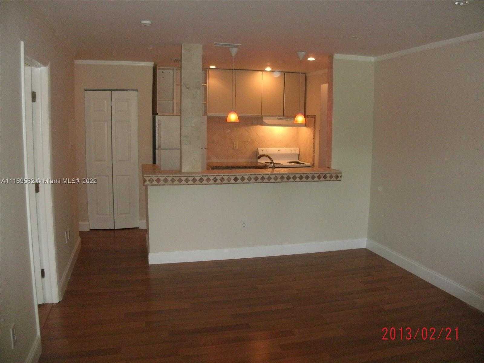Small Image of 6031 SHAKERWOOD CIR #206, Tamarac Number 3