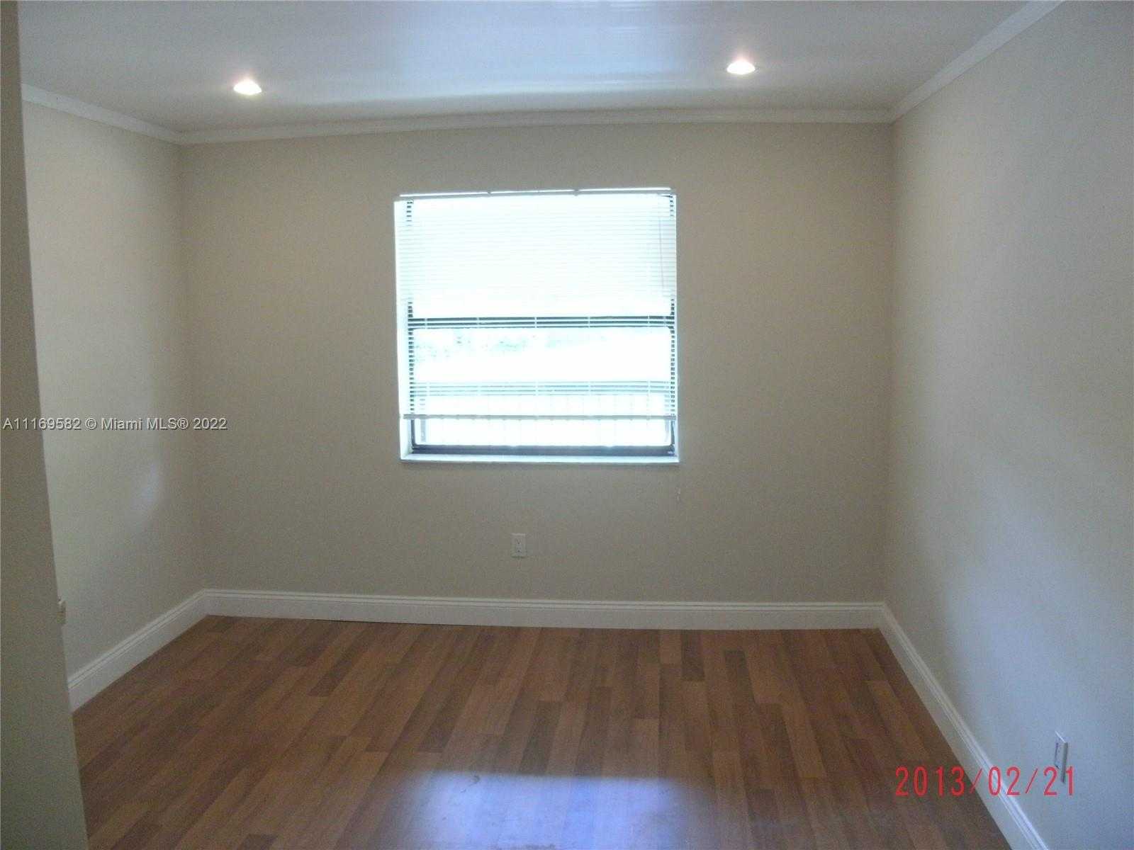 Small Image of 6031 SHAKERWOOD CIR #206, Tamarac Number 7