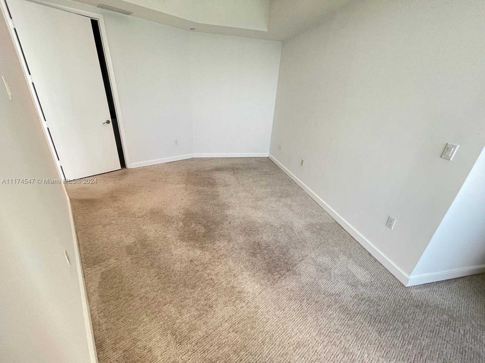 Small Image of 15901 COLLINS AVE #1003, Sunny Isles Beach Number 18