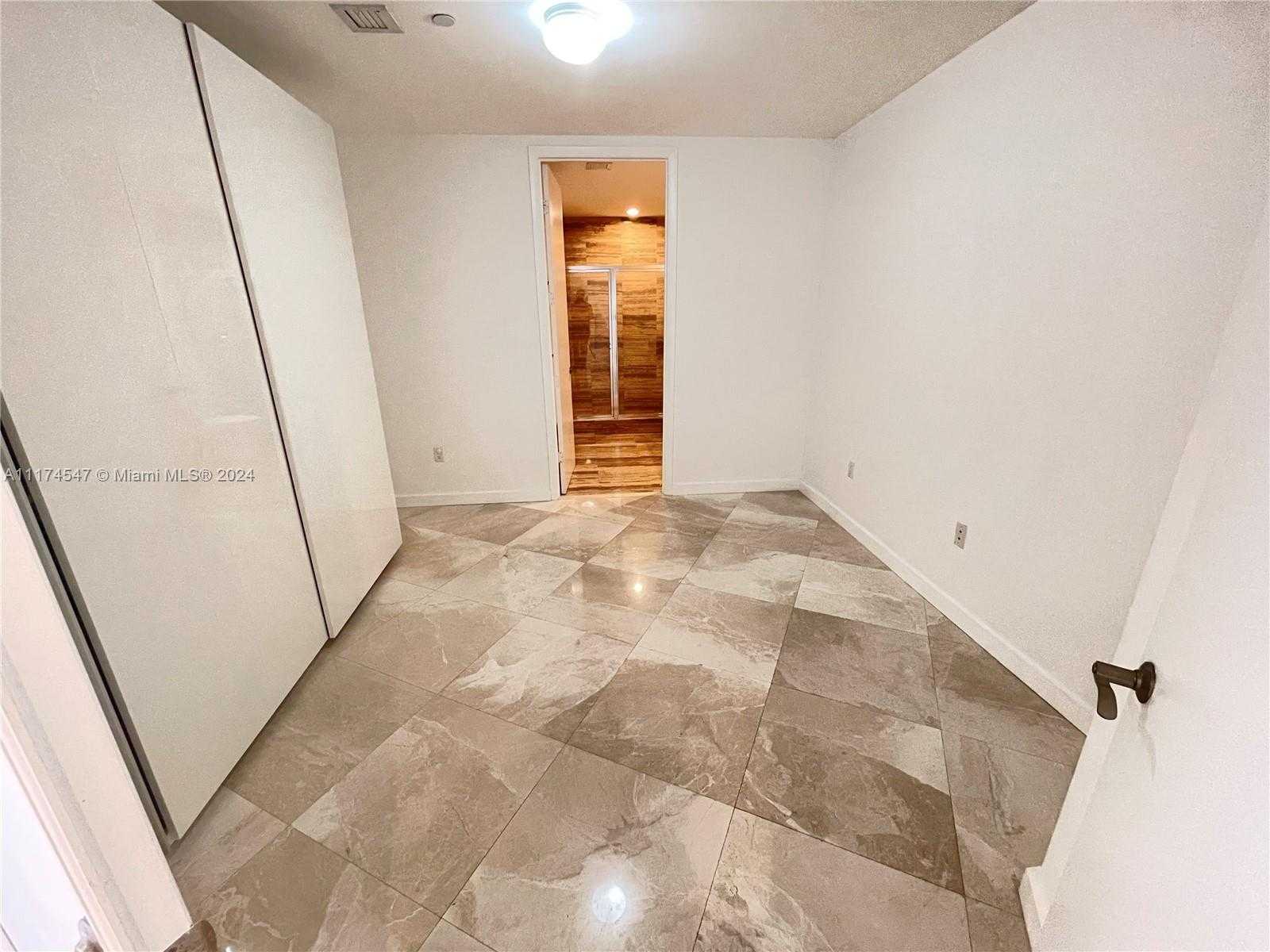 Small Image of 15901 COLLINS AVE #1003, Sunny Isles Beach Number 4