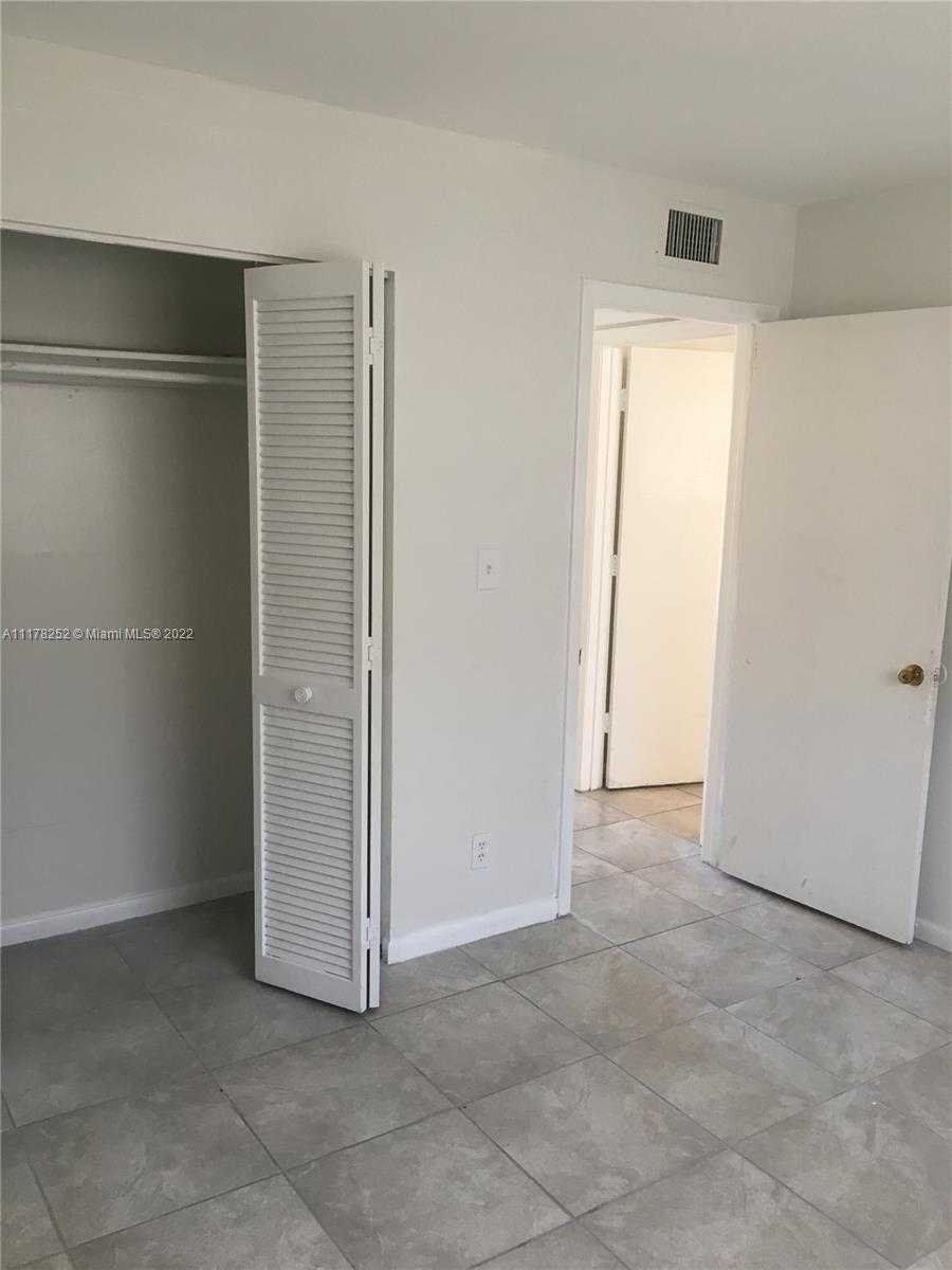 Small Image of 101 NORTH EAST 41ST ST #E83, Oakland Park Number 6