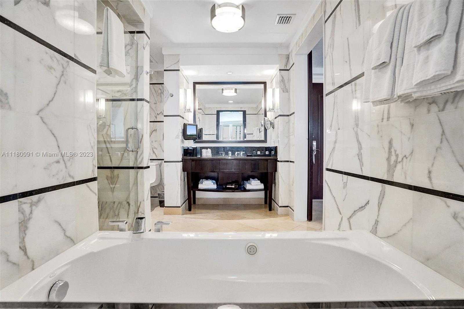 Small Image of 4391 COLLINS AVE #1016, Miami Beach Number 10