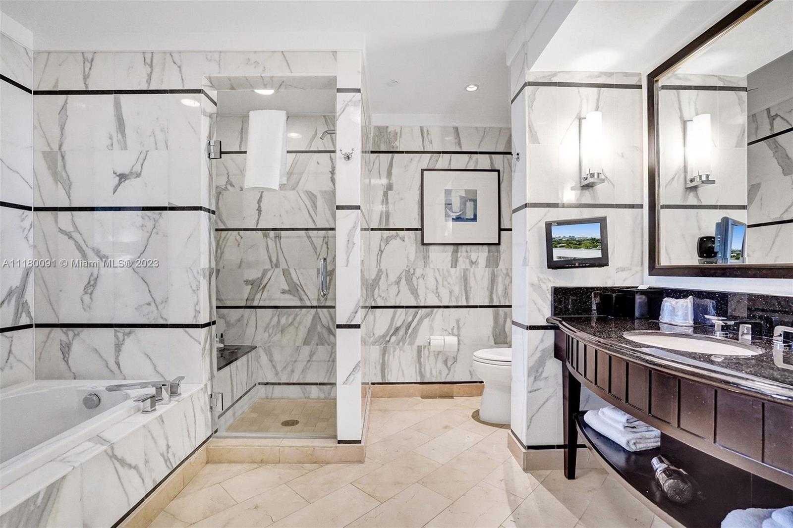 Small Image of 4391 COLLINS AVE #1016, Miami Beach Number 9