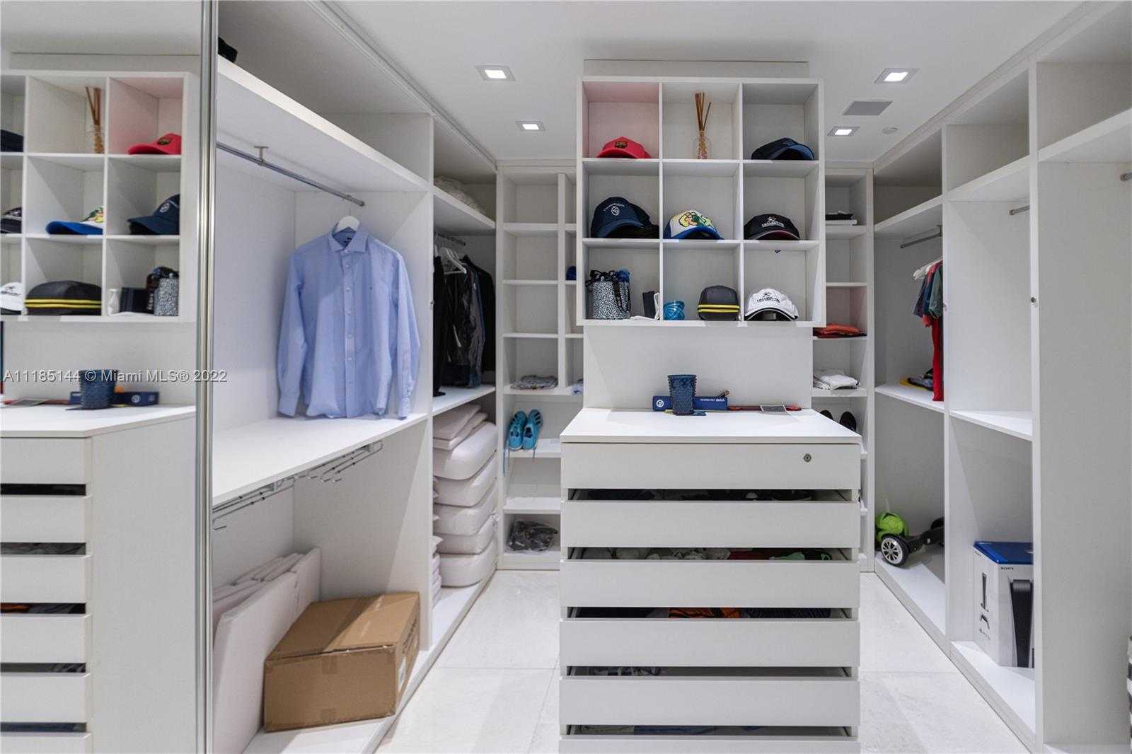 Small Image of 350 OCEAN DR #401N, Key Biscayne Number 37