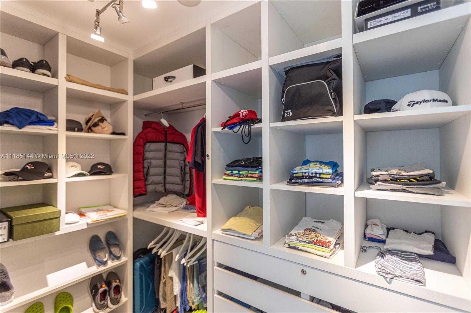 Small Image of 350 OCEAN DR #401N, Key Biscayne Number 47