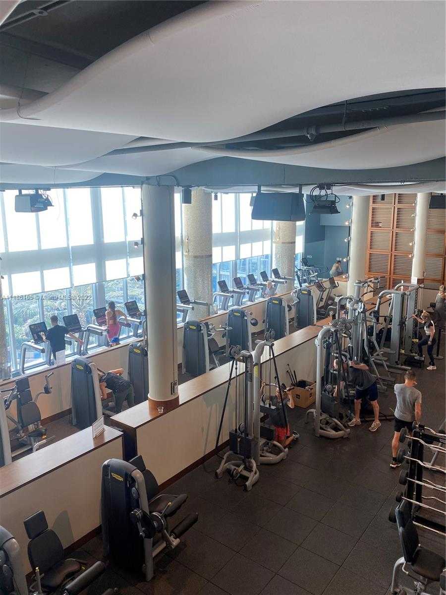 Small Image of 6801 COLLINS AVE #1102 (door 1111), Miami Beach Number 14