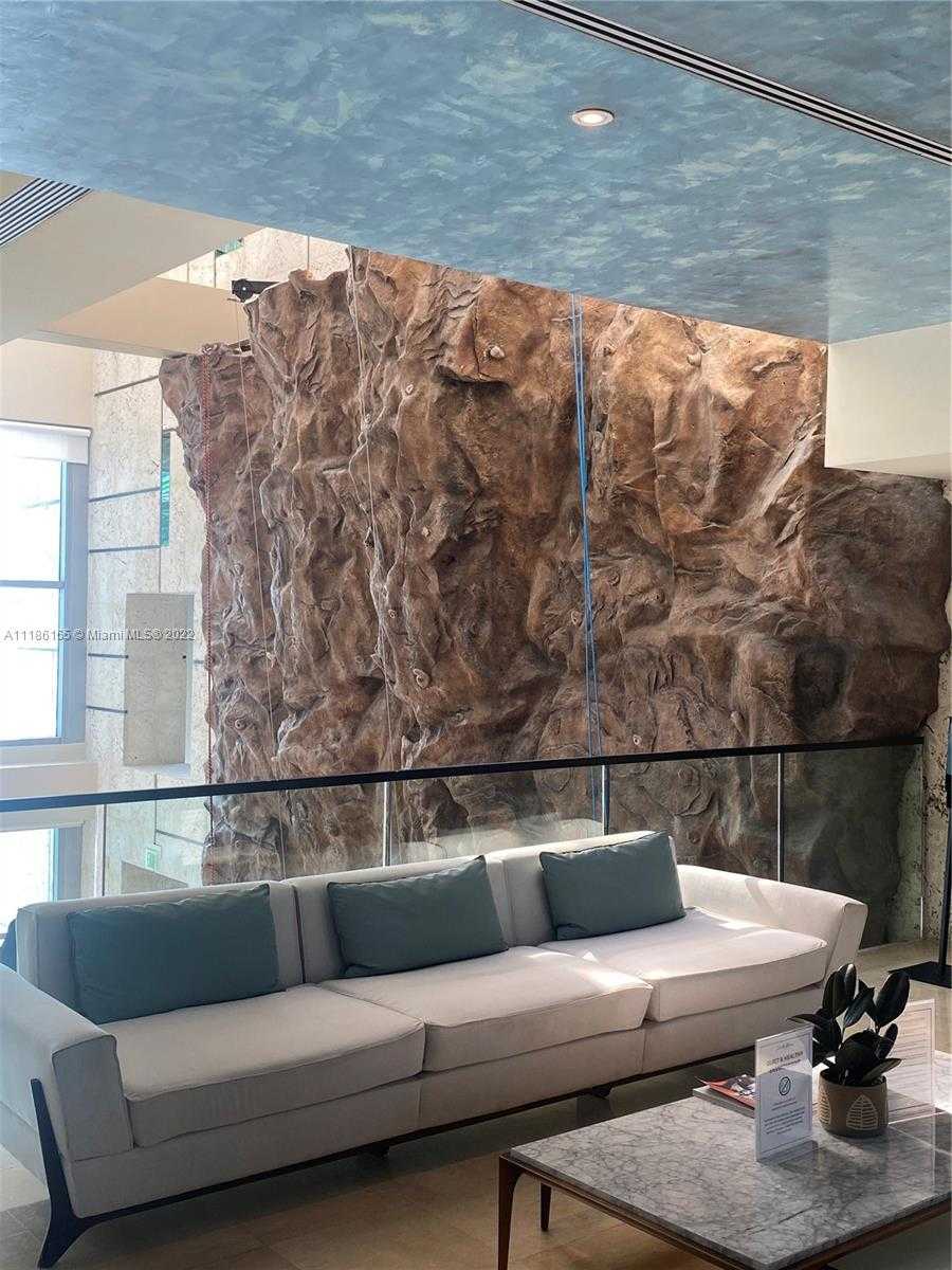 Small Image of 6801 COLLINS AVE #1102 (door 1111), Miami Beach Number 16