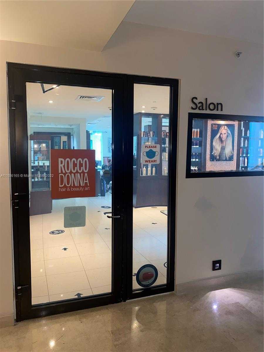 Small Image of 6801 COLLINS AVE #1102 (door 1111), Miami Beach Number 17