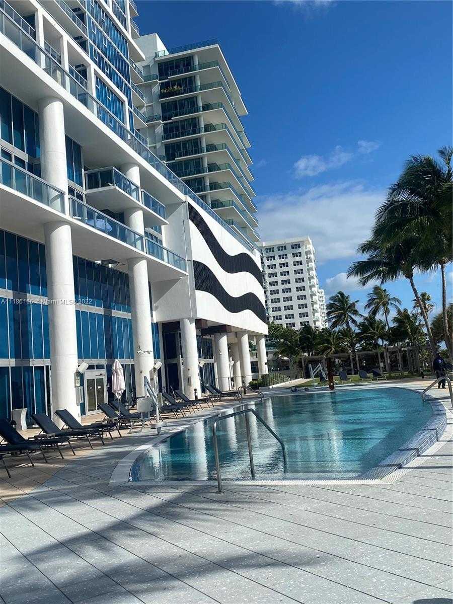 Small Image of 6801 COLLINS AVE #1102 (door 1111), Miami Beach Number 18