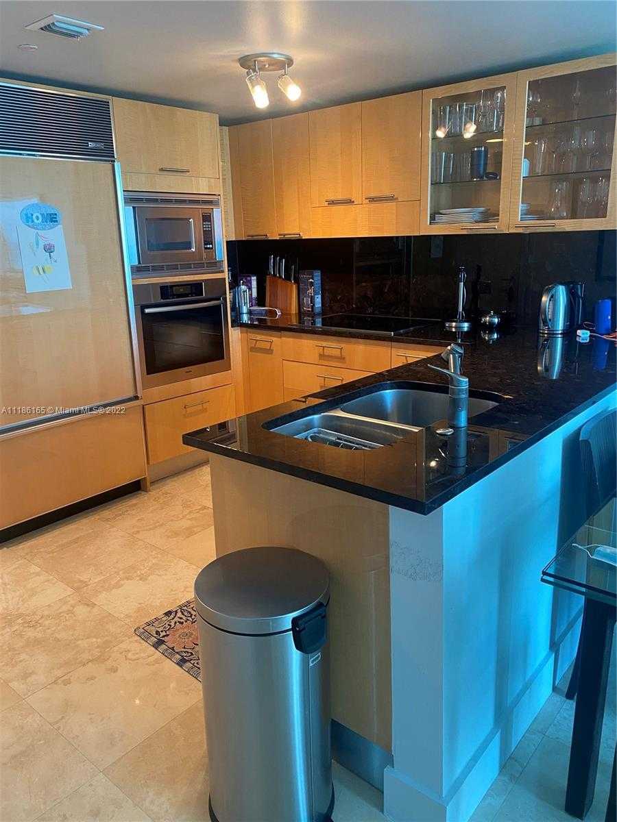 Small Image of 6801 COLLINS AVE #1102 (door 1111), Miami Beach Number 3