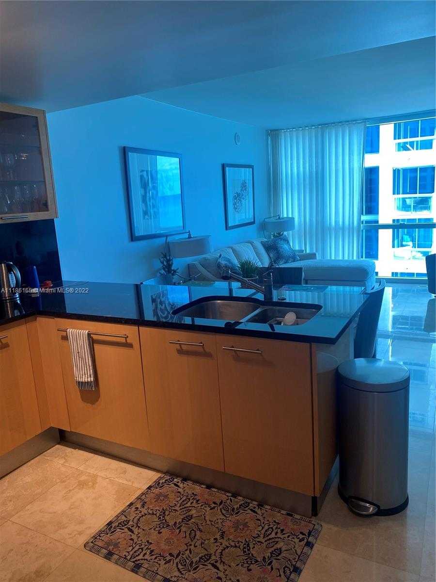 Small Image of 6801 COLLINS AVE #1102 (door 1111), Miami Beach Number 4