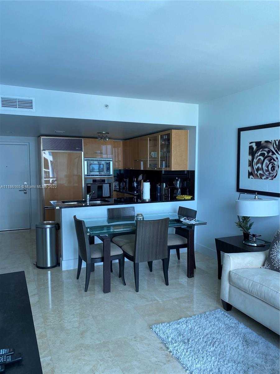 Small Image of 6801 COLLINS AVE #1102 (door 1111), Miami Beach Number 7