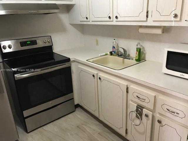 Small Image of 189 EAST FANSHAW E #189, Boca Raton Number 4