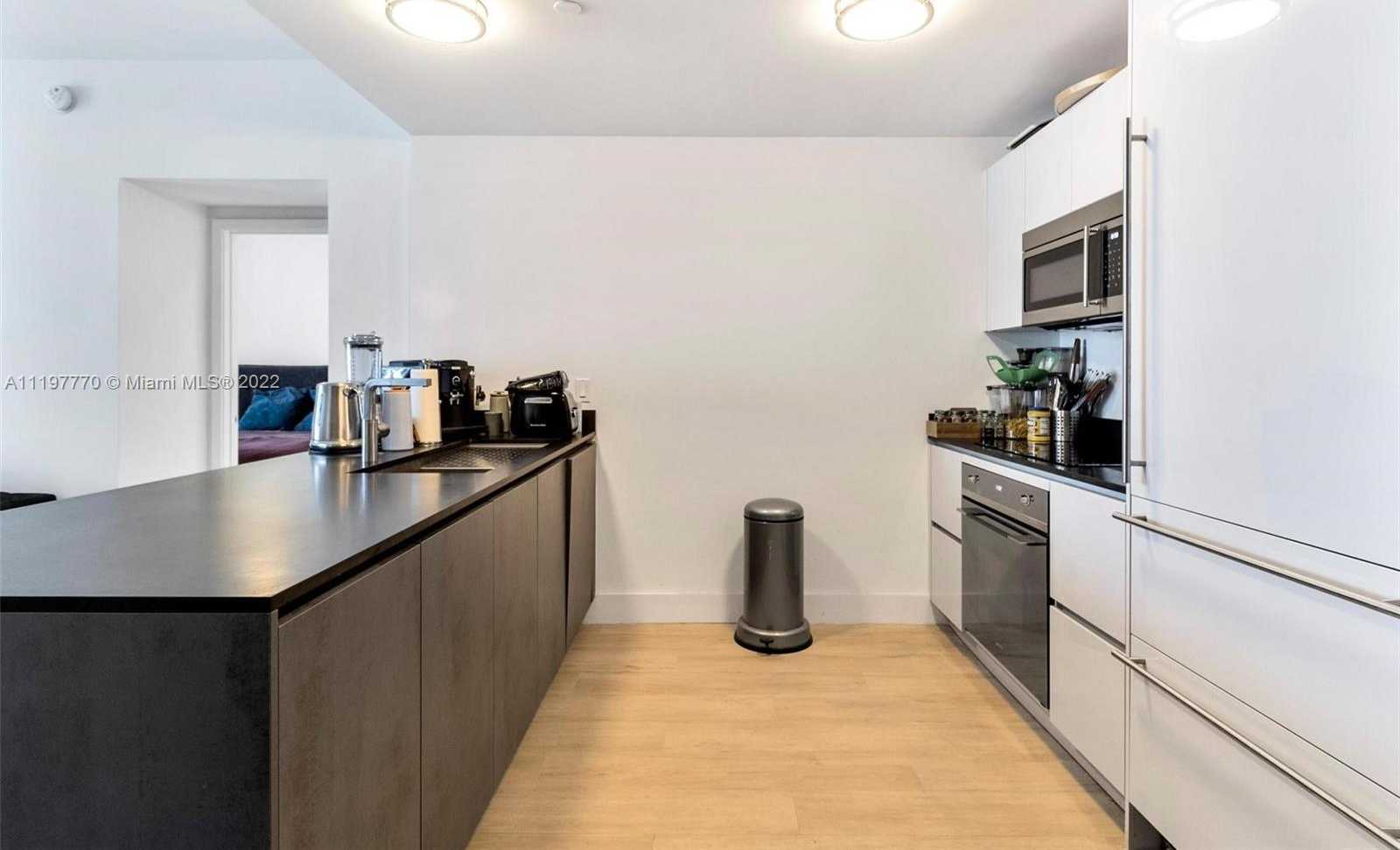 Small Image of 1010 BRICKELL AVE #1404, Miami Number 7