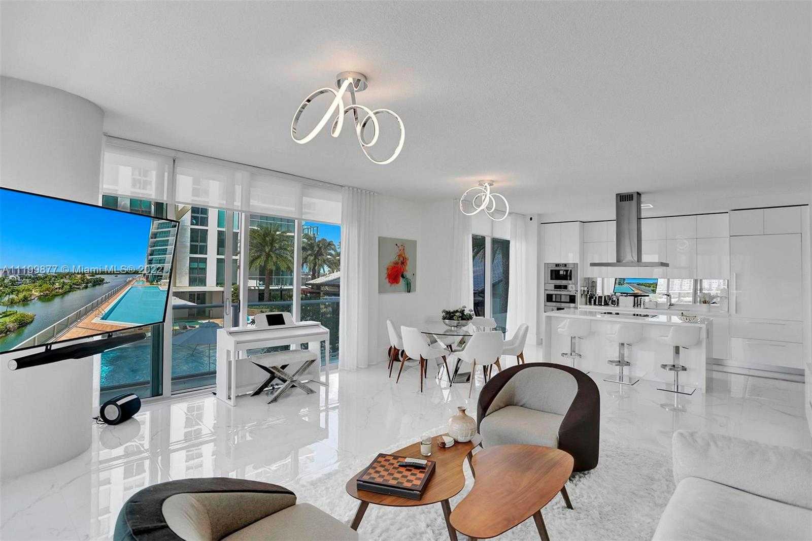 Small Image of Sunny Isles Beach Number 15