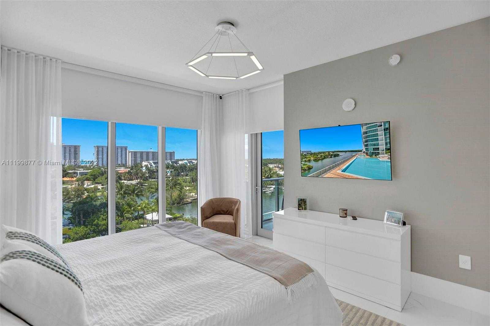 Small Image of Sunny Isles Beach Number 21