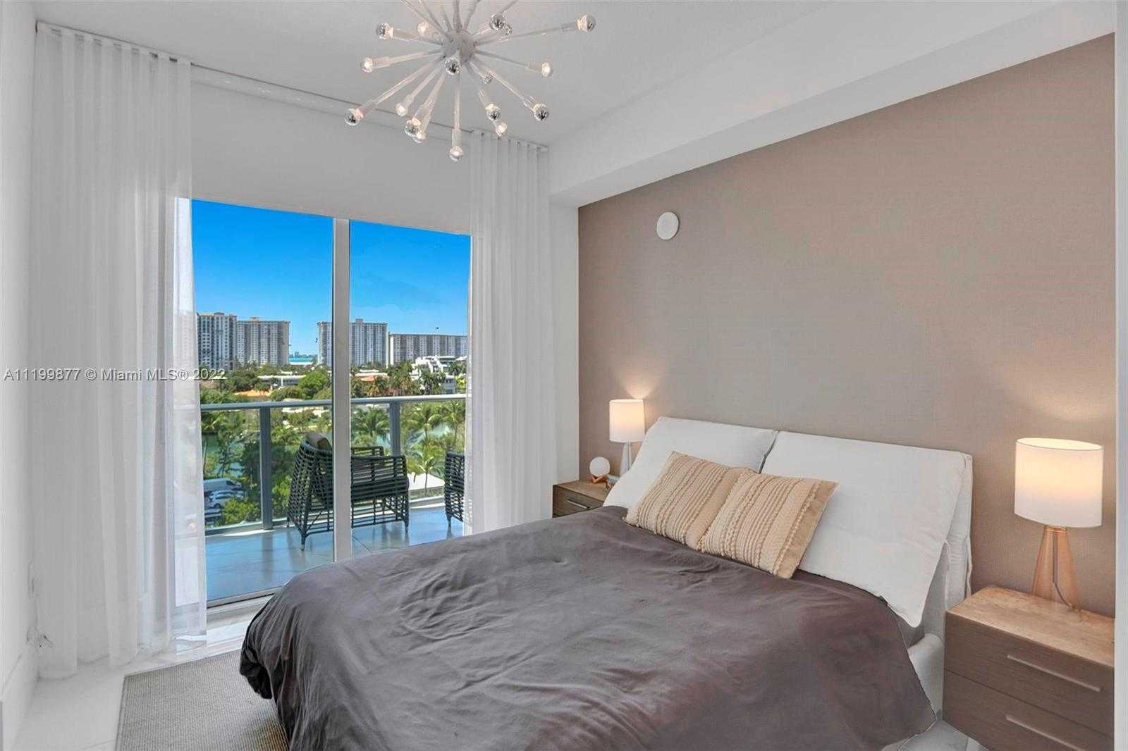 Small Image of Sunny Isles Beach Number 28